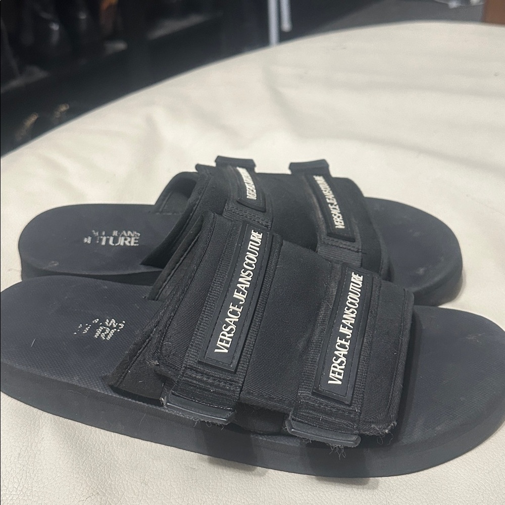 Versace pool slides - Picture 3 of 5